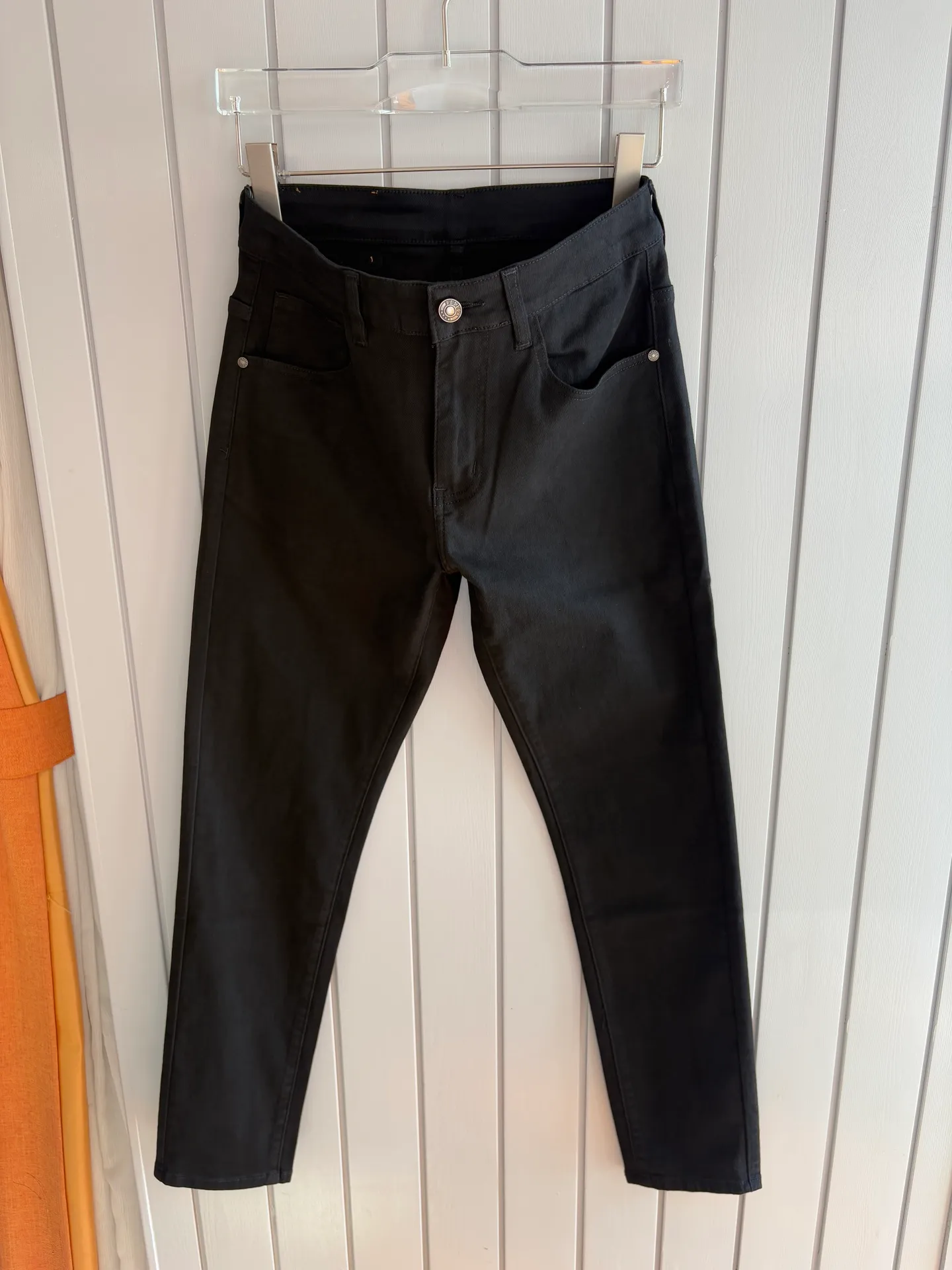 P240 A super stylish pair of jeans, customized original washed denim fabric, unique design, top-notch embroidered letter pattern logo, original hardware accessories decoration, an extremely outstanding pair of jeans, the materials and craftsmanship are extremely luxurious and exquisite, extremely high-grade, handsome and stylish upper body, recommended 👍, 005 code number: 29-38 but not 35; 37